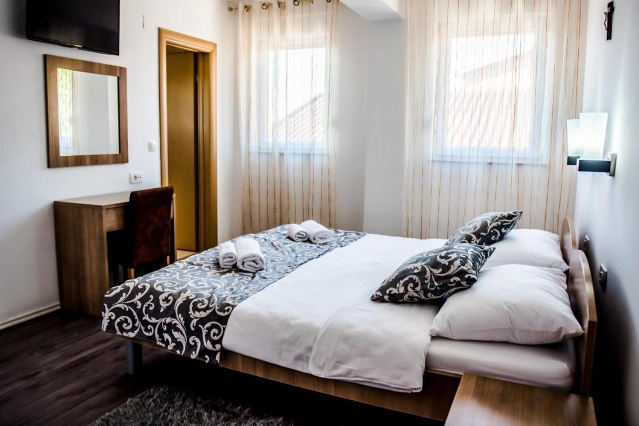 Hotel Villa Monako Medugorje Bagian luar foto