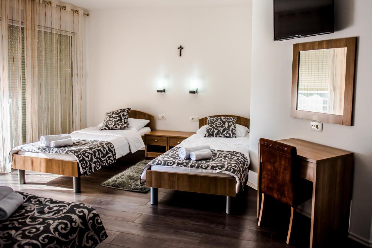 Hotel Villa Monako Medugorje Bagian luar foto